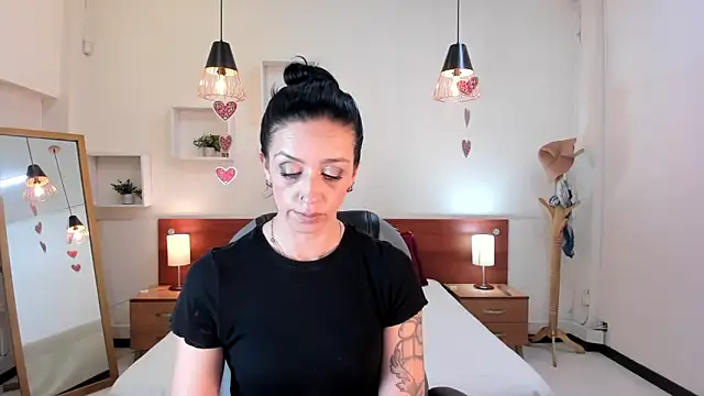 Snapshot of Kristen_Garner chatting on 02.21.25 Kristen Garner online show from 02.21.25