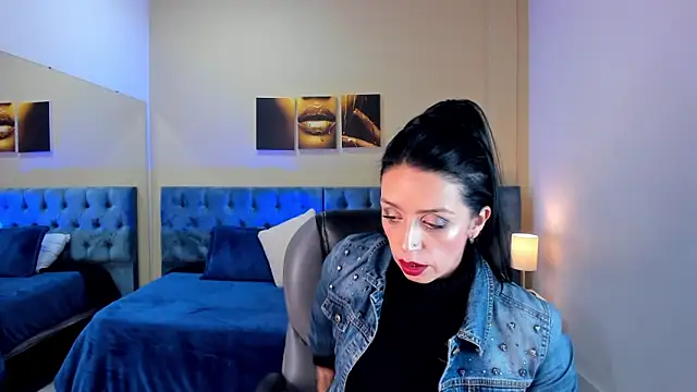 Snapshot of Kristen_Garner chatting on 03.10.25 Kristen Garner online show from 03.10.25
