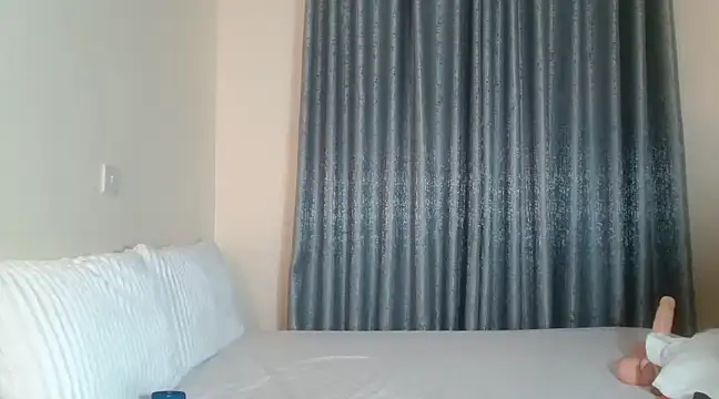 Snapshot of Elegant_Ebony chatting on 12.28.24 Elegant Ebony online show from 12.28.24