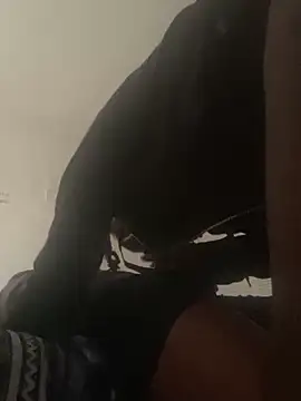 Snapshot of BD2LONG chatting on 02.18.25 BD2LONG online show from 02.18.25