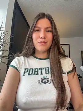 Snapshot of AmelieLaurent_ chatting on 07.05.26 AmelieLaurent online show from 07.05.26