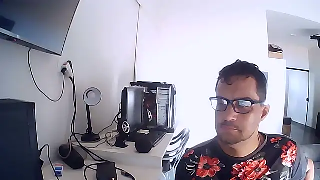 Snapshot of david_hotwheels chatting on 10.25.25 david hotwheels online show from 10.25.25