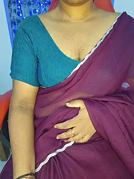 Snapshot of Malluivaniya chatting on 06.21.26 Malluivaniya online show from 06.21.26