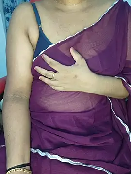 Snapshot of Malluivaniya chatting on 06.24.26 Malluivaniya online show from 06.24.26