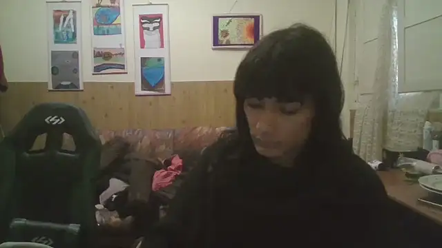 calliemaggotbone online show from 11.04.25