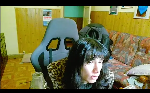 calliemaggotbone online show from 12.18.25