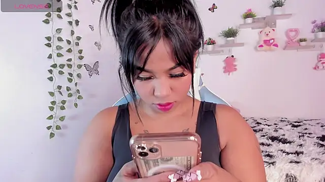 Emily restrepo online show from 02.11.25