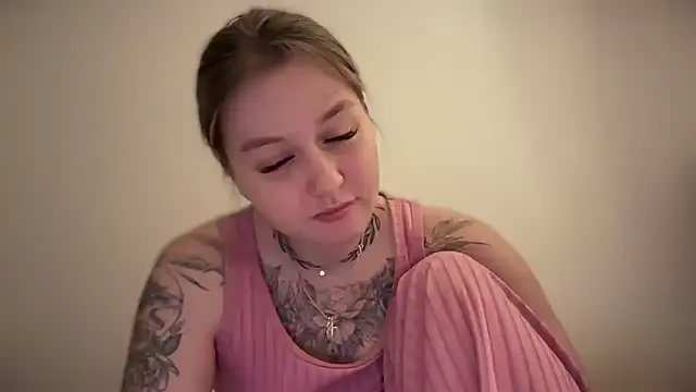 Snapshot of Isabel-Bailey chatting on 12.07.24 Isabel-Bailey online show from 12.07.24