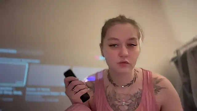 Snapshot of Isabel-Bailey chatting on 12.17.24 Isabel-Bailey online show from 12.17.24