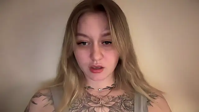 Snapshot of Isabel-Bailey chatting on 12.18.24 Isabel-Bailey online show from 12.18.24