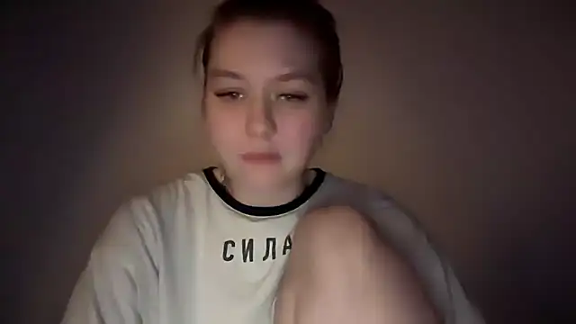 Snapshot of Isabel-Bailey chatting on 12.21.24 Isabel-Bailey online show from 12.21.24