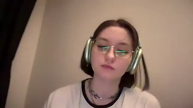 Snapshot of Isabel-Bailey chatting on 01.25.25 Isabel-Bailey online show from 01.25.25