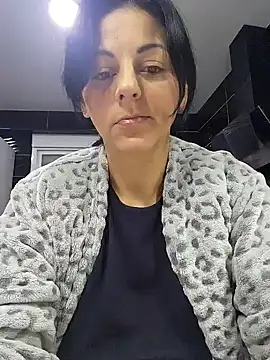 Snapshot of bruneta_sexy23 chatting on 12.17.24 bruneta sexy23 online show from 12.17.24