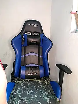 Snapshot of Rafaelayamazaki chatting on 10.01.25 Rafaelayamazaki online show from 10.01.25