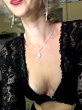 Kristina03 online show from 11.20.25