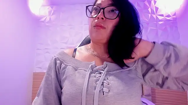 Snapshot of PauletteJ chatting on 06.09.26 PauletteJ online show from 06.09.26