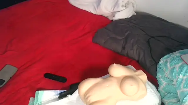 Carolinayoungin online show from 12.23.24