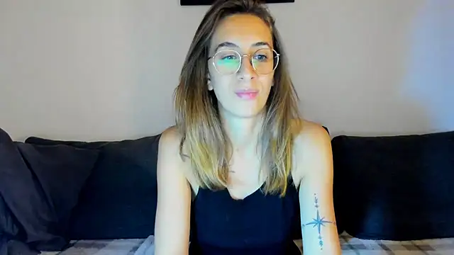 DesireMore90 online show from 10.23.25