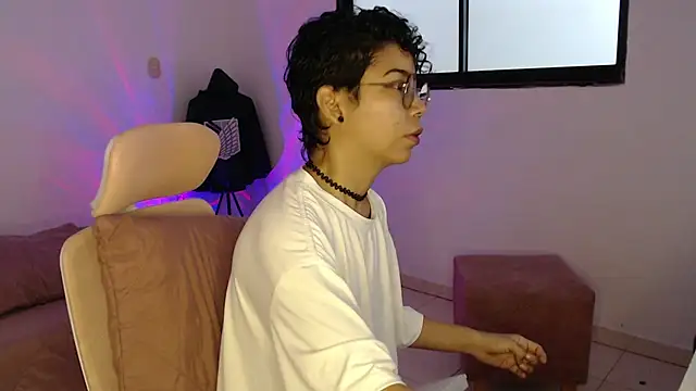 Snapshot of Putaku_San chatting on 06.01.26 Putaku San online show from 06.01.26