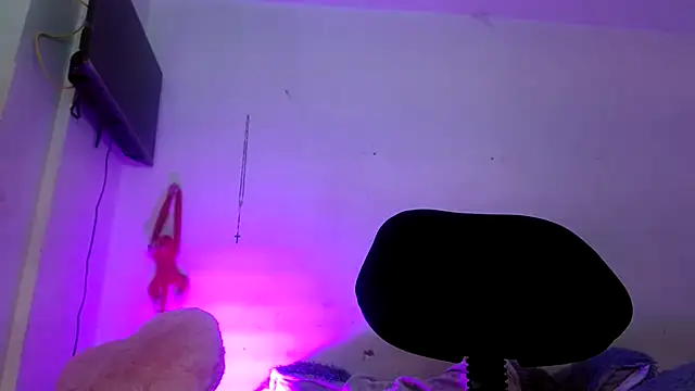 Snapshot of Katty_fox69 chatting on 01.25.25 Katty fox69 online show from 01.25.25