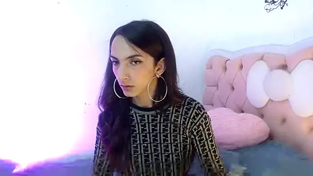 Snapshot of Katty_fox69 chatting on 03.18.25 Katty fox69 online show from 03.18.25