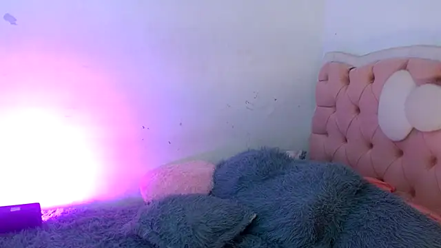 Snapshot of Katty_fox69 chatting on 03.18.25 Katty fox69 online show from 03.18.25