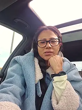 Snapshot of Allana_Squirt chatting on 11.23.25 Allana Squirt online show from 11.23.25