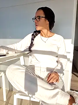 Snapshot of Allana_Squirt chatting on 11.27.25 Allana Squirt online show from 11.27.25