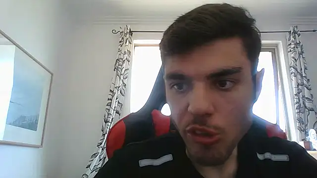 Snapshot of Omarnede chatting on 03.05.25 Omarnede online show from 03.05.25