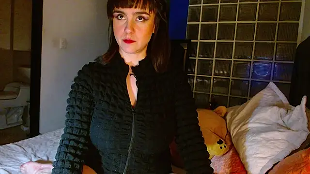 collette beaufoy  online show from 03.05.25