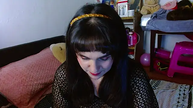 Snapshot of collette_beaufoy_ chatting on 05.25.26 collette beaufoy online show from 05.25.26