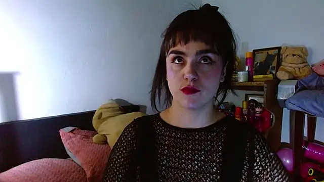 Snapshot of collette_beaufoy_ chatting on 05.28.26 collette beaufoy online show from 05.28.26