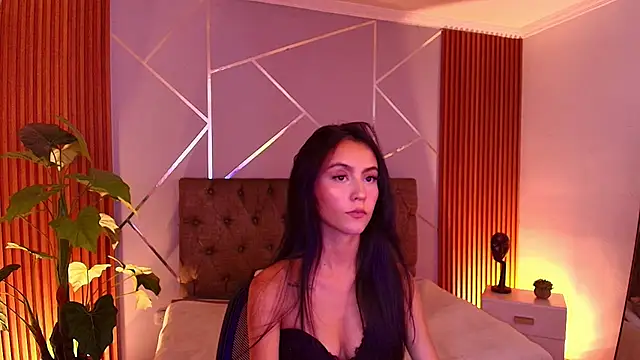 Snapshot of Coralinnee_ chatting on 03.19.26 Coralinnee online show from 03.19.26