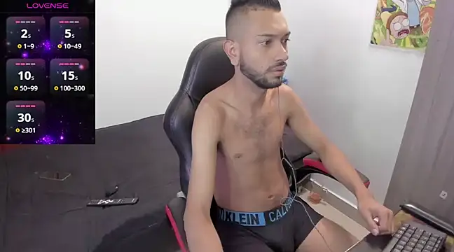 Snapshot of Aron_Baylor chatting on 02.24.25 Aron Baylor online show from 02.24.25