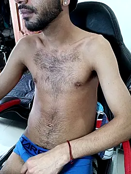 Snapshot of Aron_Baylor chatting on 10.11.25 Aron Baylor online show from 10.11.25