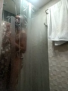 Snapshot of Aron_Baylor chatting on 10.17.25 Aron Baylor online show from 10.17.25