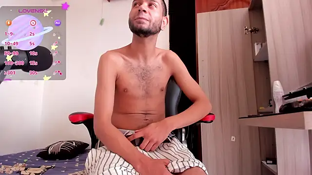 Snapshot of Aron_Baylor chatting on 12.22.25 Aron Baylor online show from 12.22.25