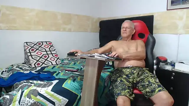 VALENTINO1983  online show from 11.06.25