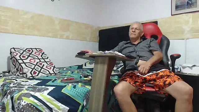 VALENTINO1983  online show from 11.15.25