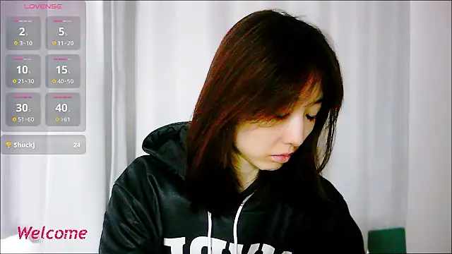 Snapshot of Love_me_Eri_ chatting on 10.01.25 Love me Eri  online show from 10.01.25