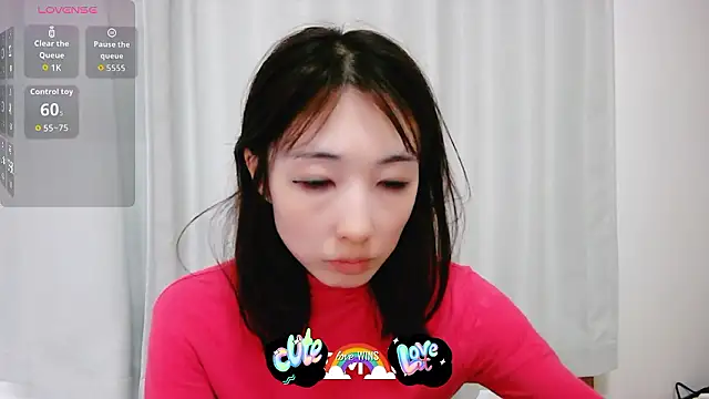 Snapshot of Love_me_Eri_ chatting on 10.25.25 Love me Eri  online show from 10.25.25