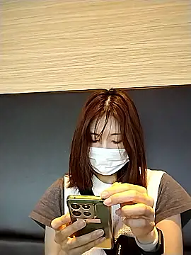 Snapshot of Love_me_Eri_ chatting on 05.11.26 Love me Eri online show from 05.11.26