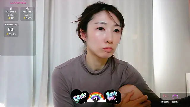Snapshot of Love_me_Eri_ chatting on 05.16.26 Love me Eri online show from 05.16.26