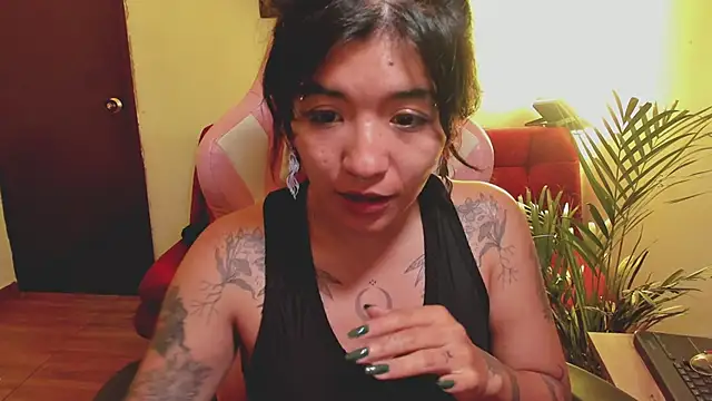 Snapshot of annie_walker6 chatting on 01.04.25 annie walker6 online show from 01.04.25