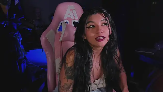 Snapshot of annie_walker6 chatting on 10.15.25 annie walker6 online show from 10.15.25