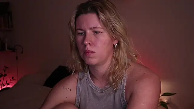 moonamii online show from 10.27.25