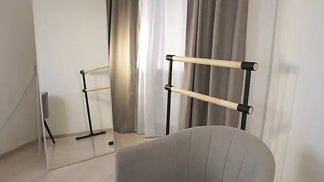 FiaMoor online show from 11.22.25