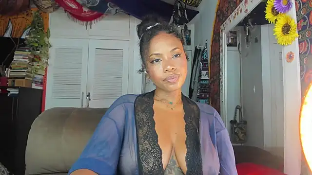 Snapshot of ElizaGrey_ chatting on 01.12.25 ElizaGrey  online show from 01.12.25