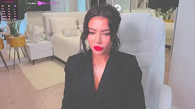 Snapshot of wowEva chatting on 10.18.25 wowEva online show from 10.18.25