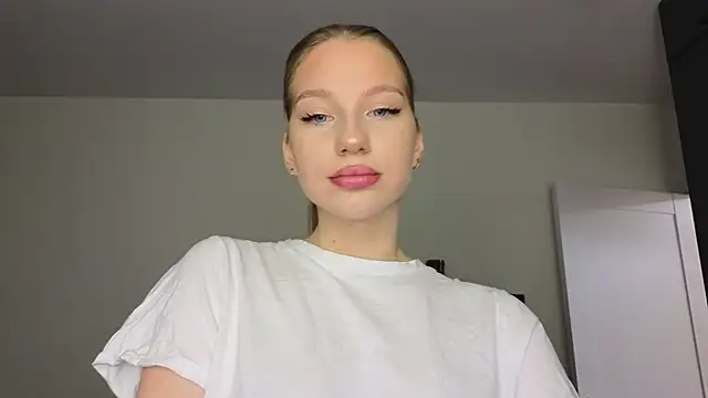 MiaKeler online show from 02.20.25